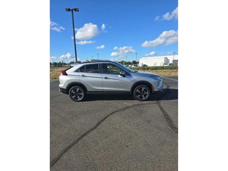 2026 Mitsubishi Eclipse Cross - Image 2 of 10