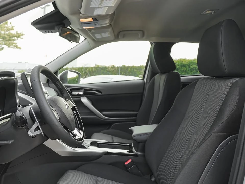 2026 Mitsubishi Eclipse Cross - Image 14 of 20
