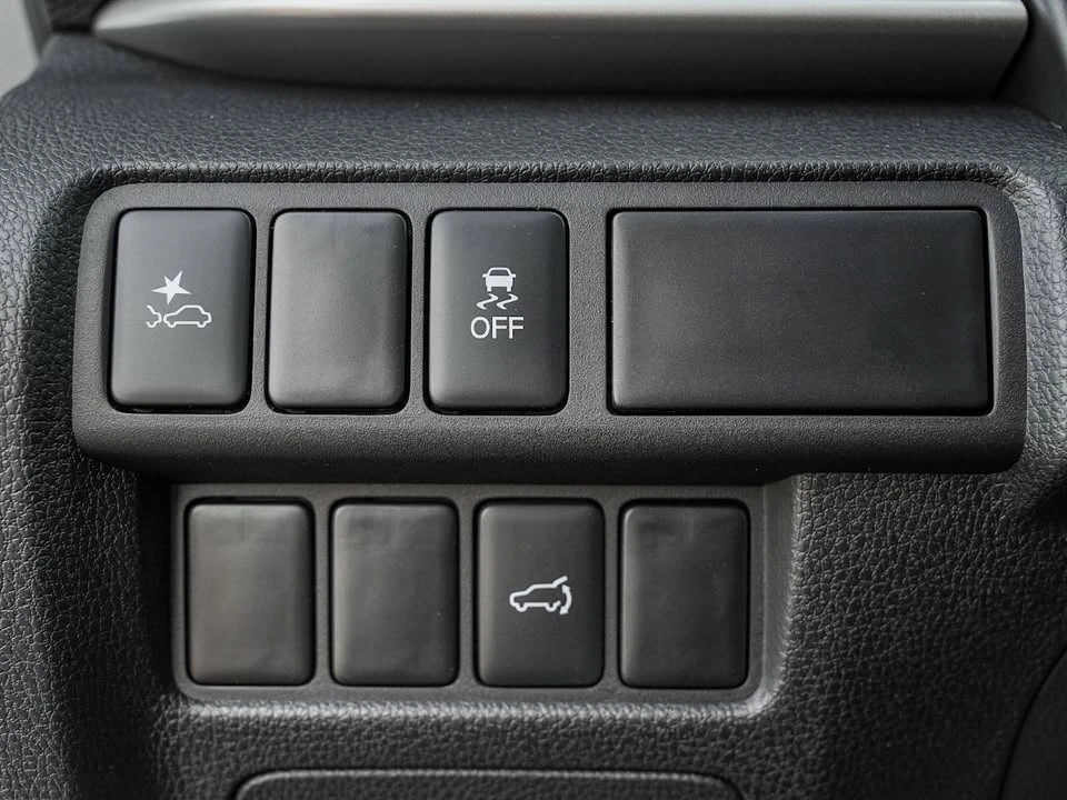2026 Mitsubishi Eclipse Cross - Image 17 of 20