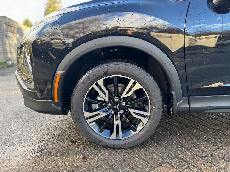 2026 Mitsubishi Eclipse Cross - Image 3 of 15