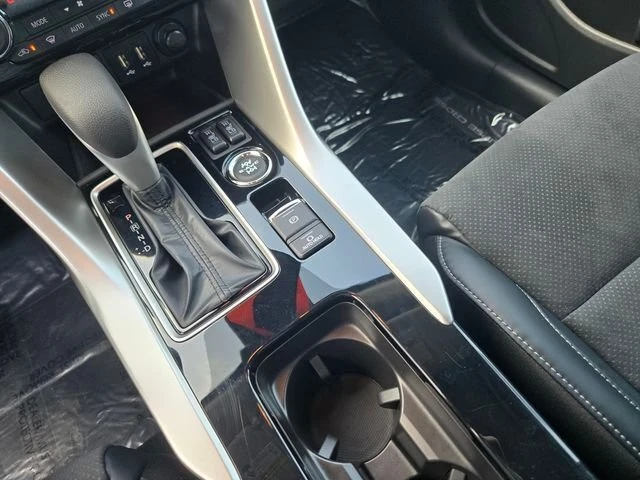 2026 Mitsubishi Eclipse Cross - Image 15 of 20