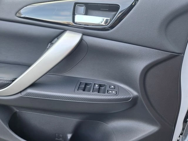 2026 Mitsubishi Eclipse Cross - Image 14 of 20