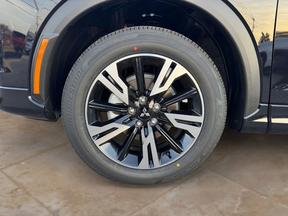 2026 Mitsubishi Eclipse Cross - Image 14 of 15
