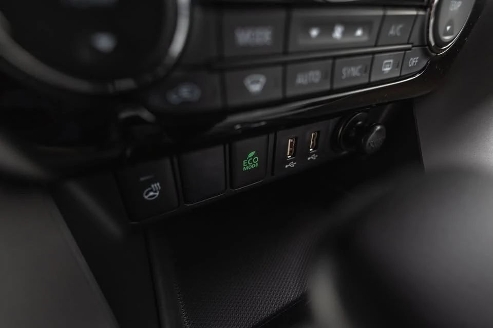 2026 Mitsubishi Eclipse Cross - Image 15 of 20