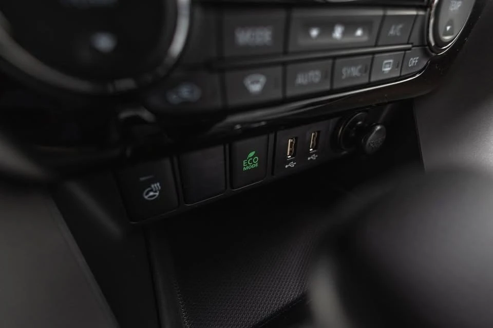 2026 Mitsubishi Eclipse Cross - Image 15 of 20