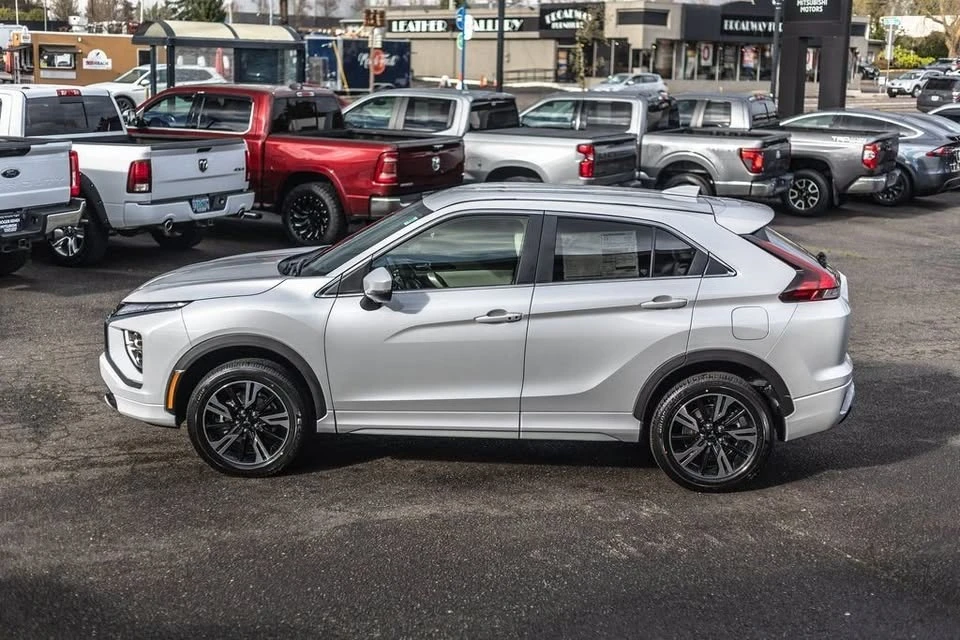 2026 Mitsubishi Eclipse Cross - Image 10 of 20