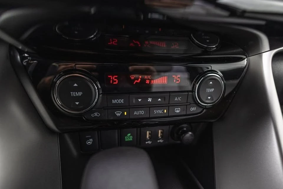 2026 Mitsubishi Eclipse Cross - Image 14 of 20