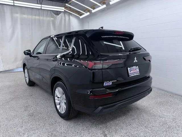 2026 Mitsubishi Outlander - Image 4 of 20