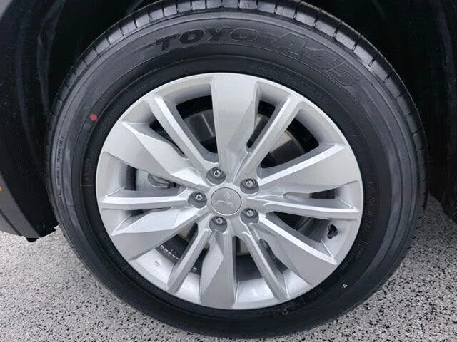 2026 Mitsubishi Outlander - Image 13 of 20