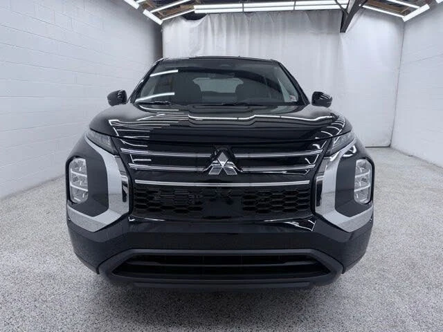 2026 Mitsubishi Outlander - Image 6 of 20