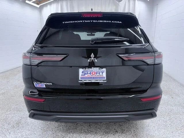 2026 Mitsubishi Outlander - Image 2 of 20