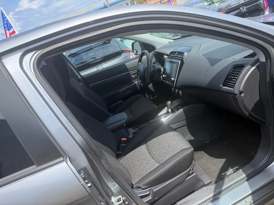2026 Mitsubishi Outlander - Image 6 of 8