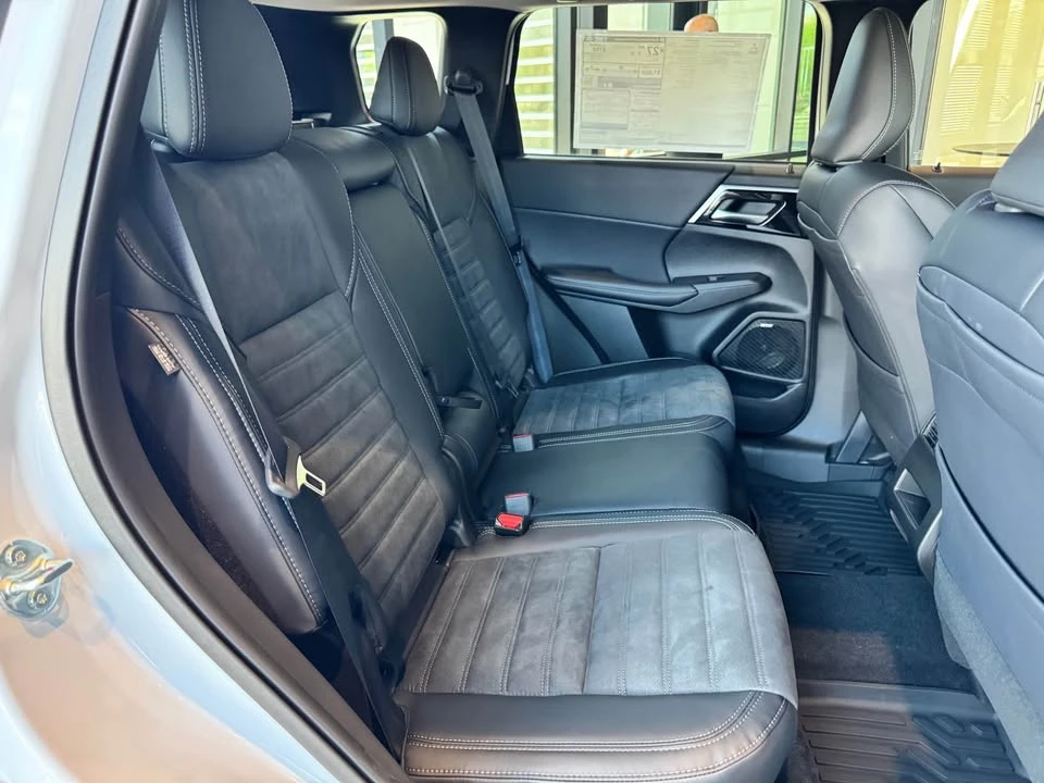 2026 Mitsubishi Outlander - Image 6 of 10