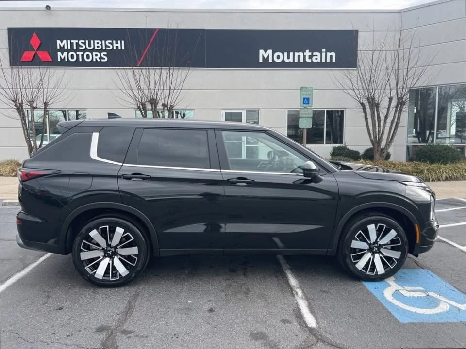 2026 Mitsubishi Outlander - Image 7 of 13