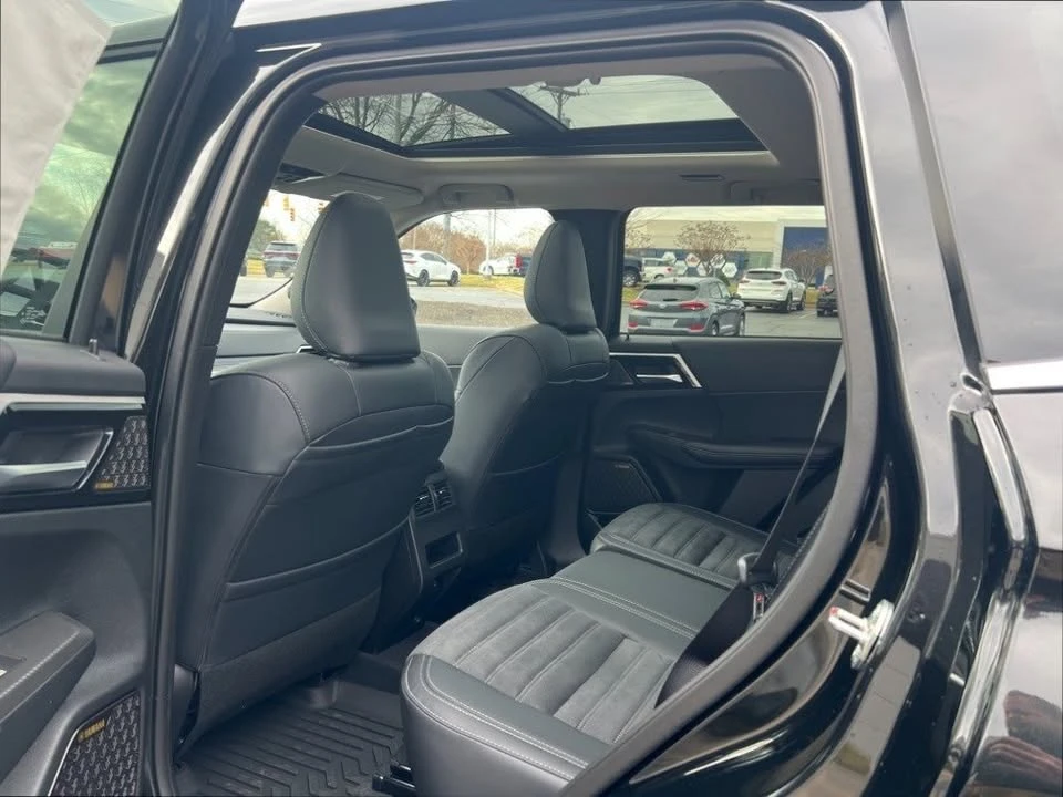 2026 Mitsubishi Outlander - Image 6 of 13