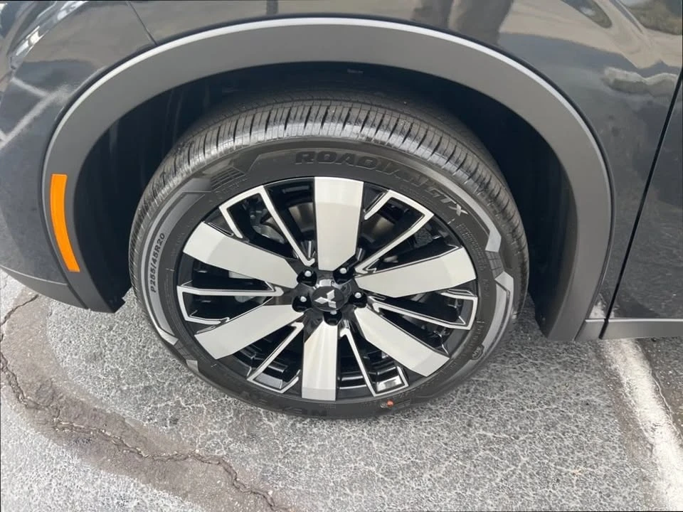 2026 Mitsubishi Outlander - Image 13 of 13