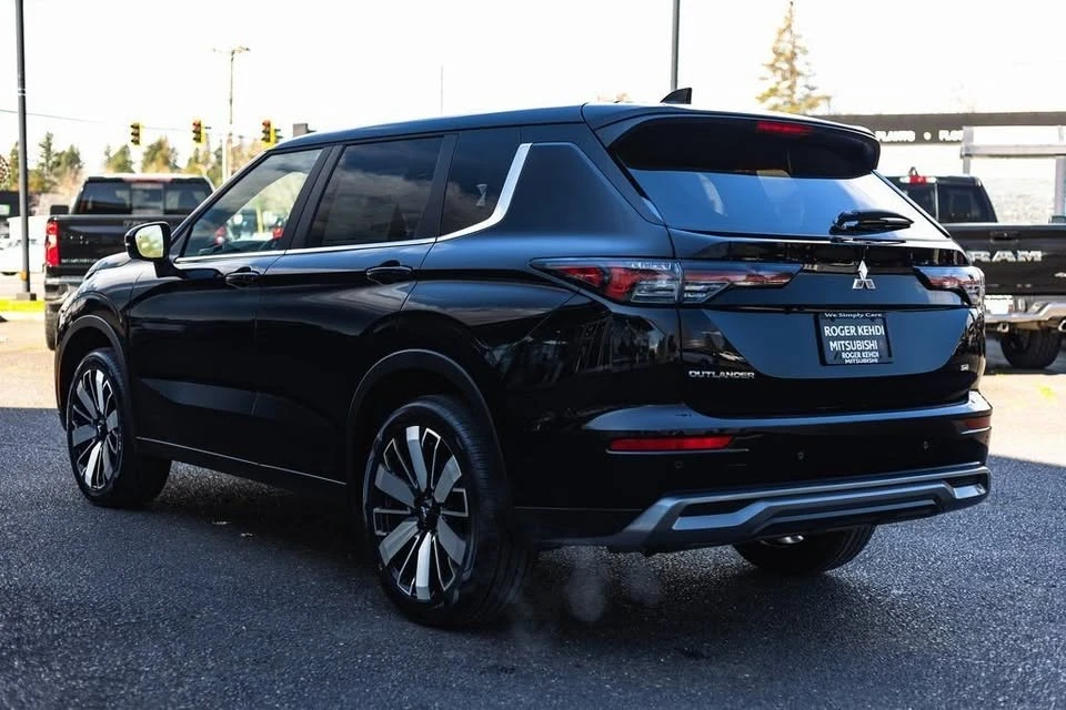 2026 Mitsubishi Outlander - Image 11 of 20