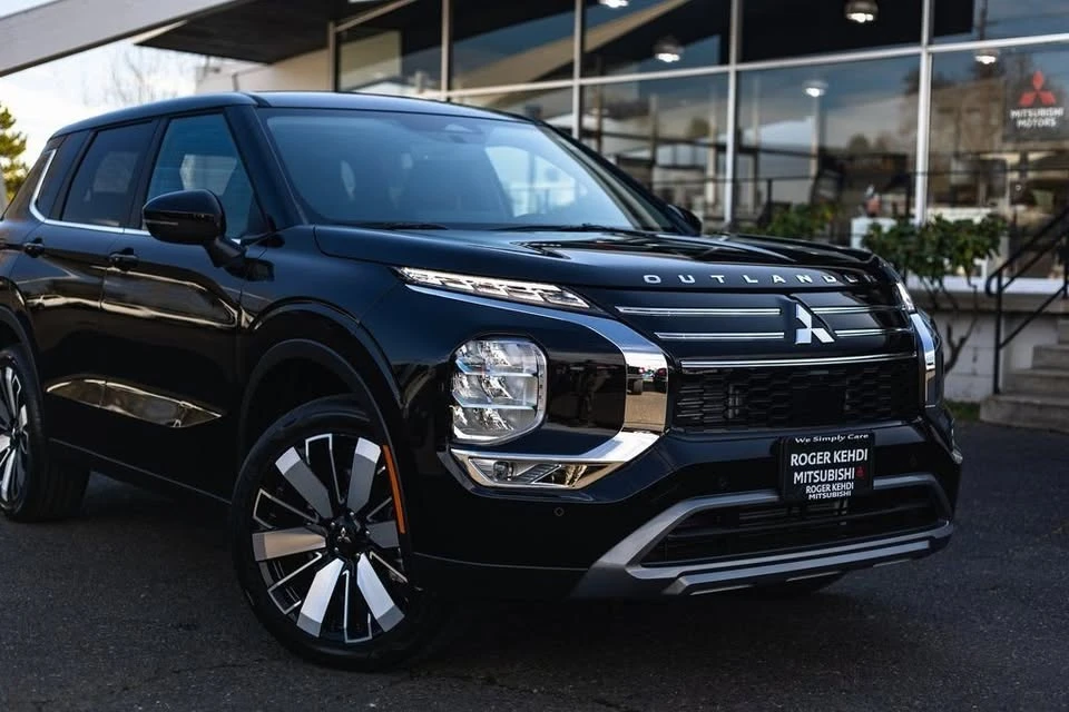 2026 Mitsubishi Outlander - Image 3 of 20
