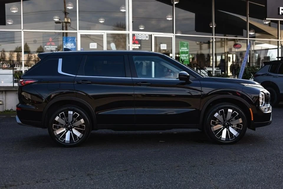2026 Mitsubishi Outlander - Image 8 of 20