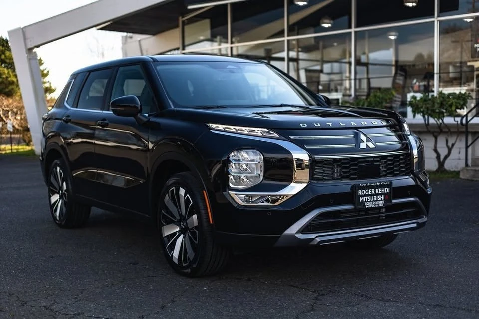 2026 Mitsubishi Outlander - Image 7 of 20