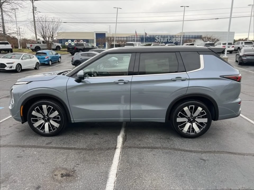 2026 Mitsubishi Outlander - Image 5 of 10