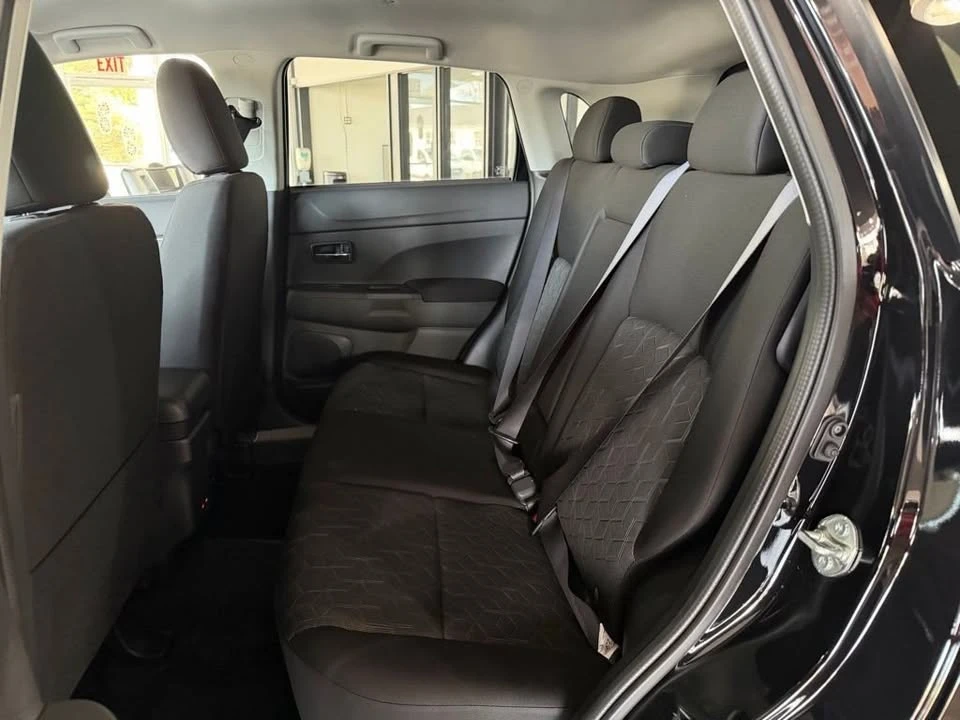 2026 Mitsubishi Outlander - Image 9 of 10