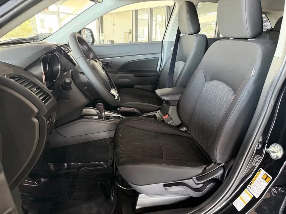 2026 Mitsubishi Outlander - Image 7 of 10