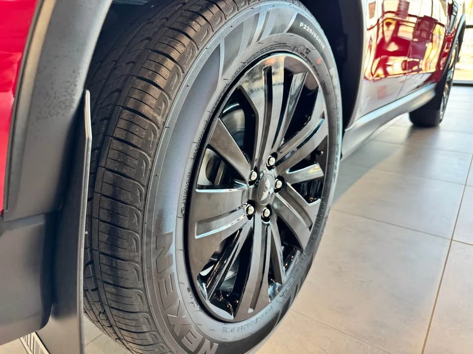 2026 Mitsubishi Outlander - Image 3 of 10