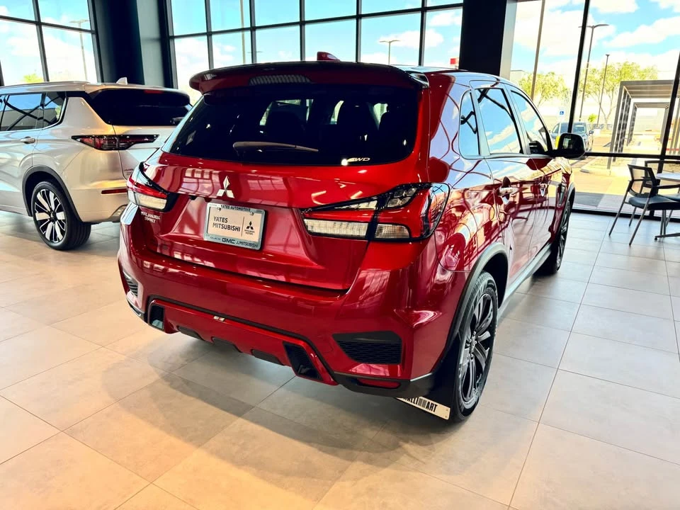 2026 Mitsubishi Outlander - Image 2 of 10