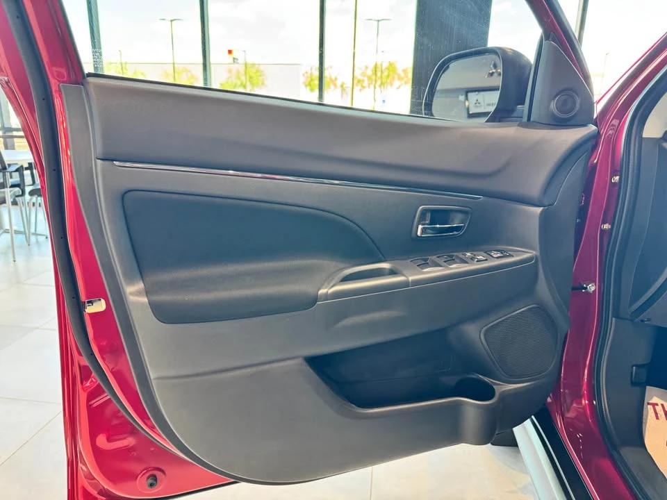2026 Mitsubishi Outlander - Image 7 of 10