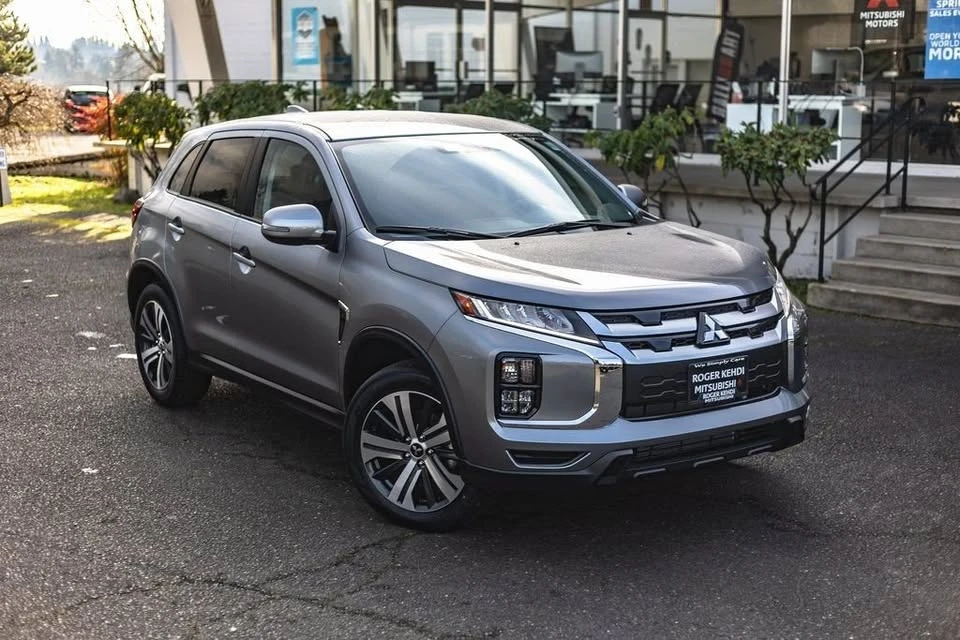 2026 Mitsubishi Outlander - Image 2 of 20