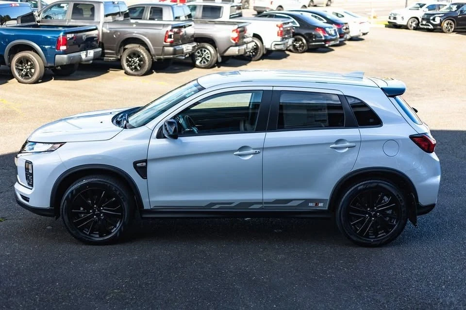 2026 Mitsubishi Outlander - Image 12 of 20