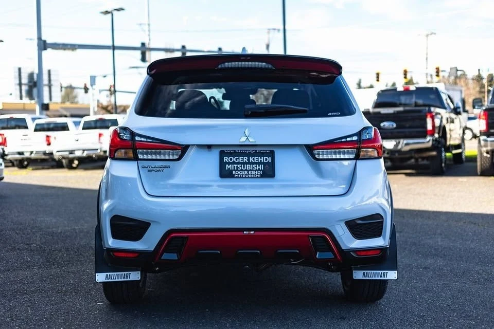 2026 Mitsubishi Outlander - Image 10 of 20