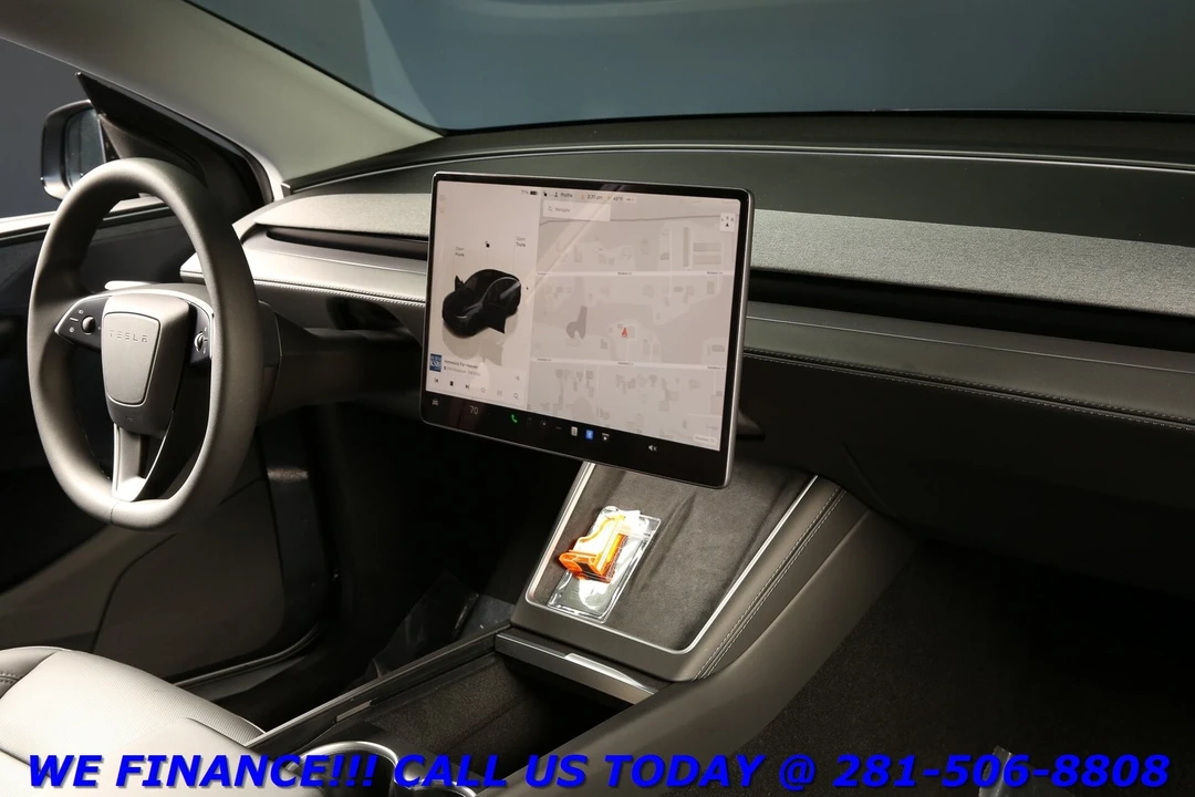2026 Tesla Model Y - Image 19 of 21