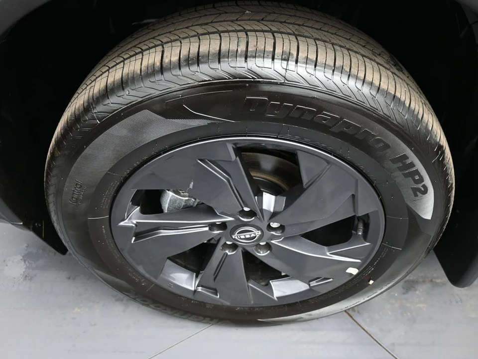 2026 Nissan Rogue - Image 14 of 21