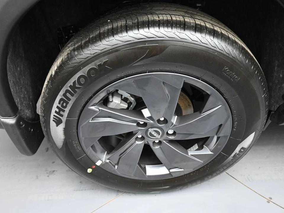 2026 Nissan Rogue - Image 12 of 21