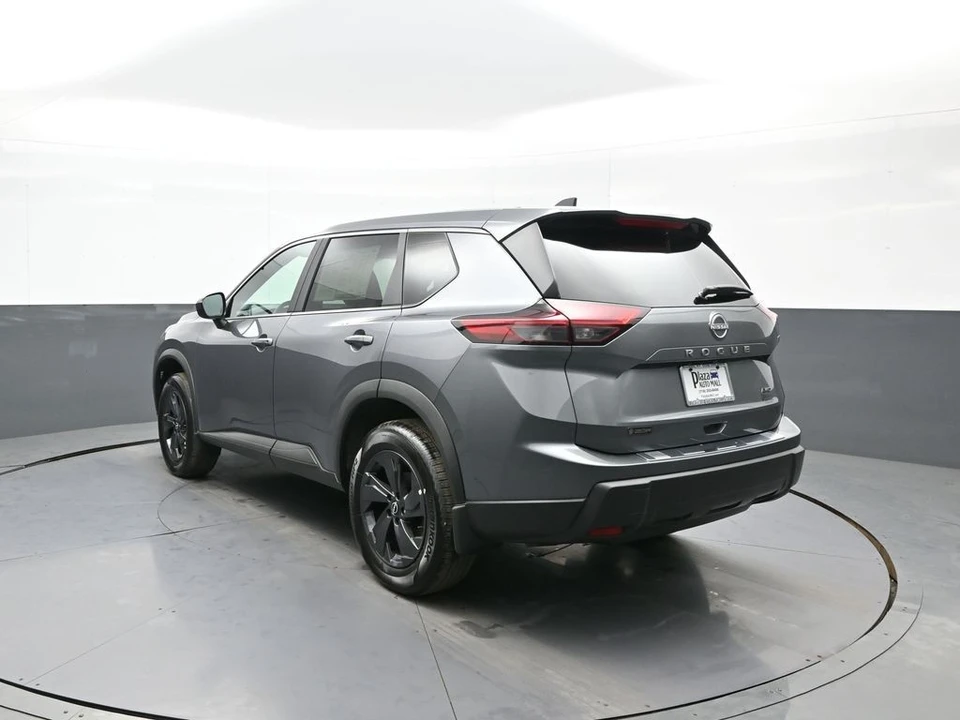 2026 Nissan Rogue - Image 8 of 21