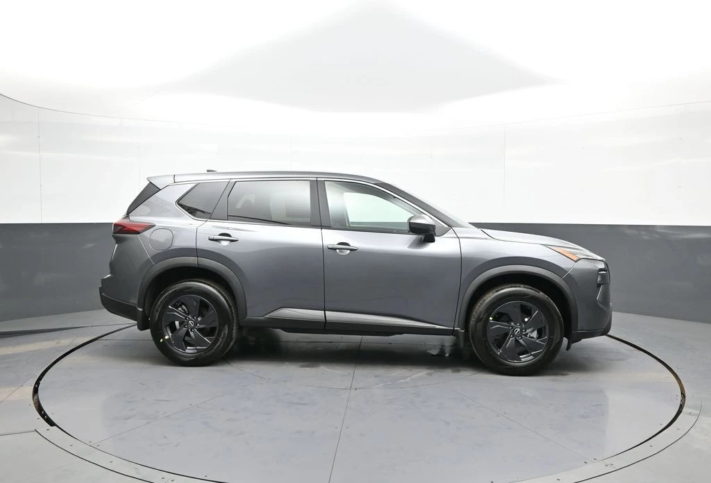 2026 Nissan Rogue - Image 5 of 21