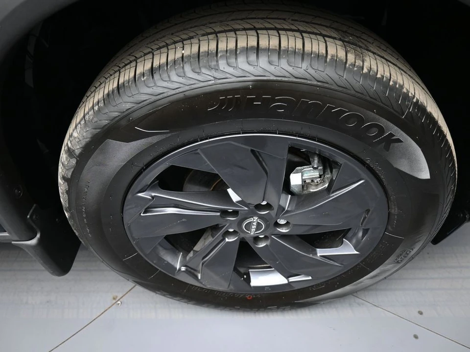 2026 Nissan Rogue - Image 13 of 21