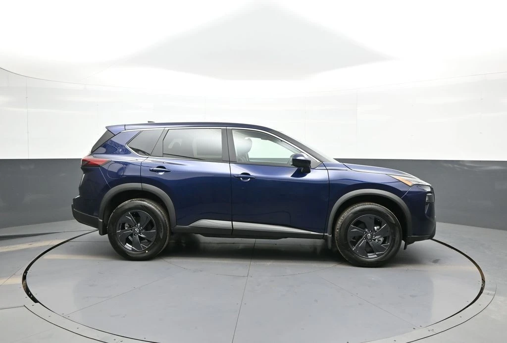2026 Nissan Rogue - Image 5 of 21