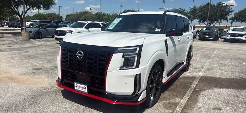 2026 Nissan Armada - Image 2 of 7