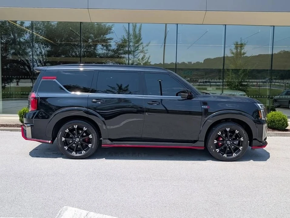 2026 Nissan Armada - Image 8 of 20