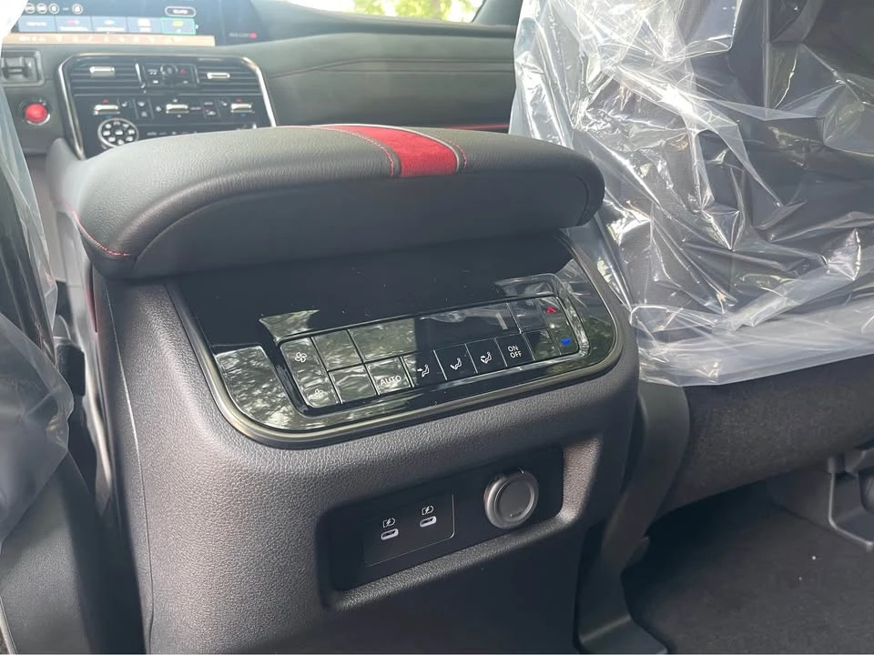 2026 Nissan Armada - Image 9 of 16