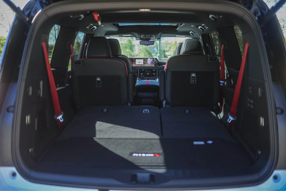 2026 Nissan Armada - Image 8 of 20