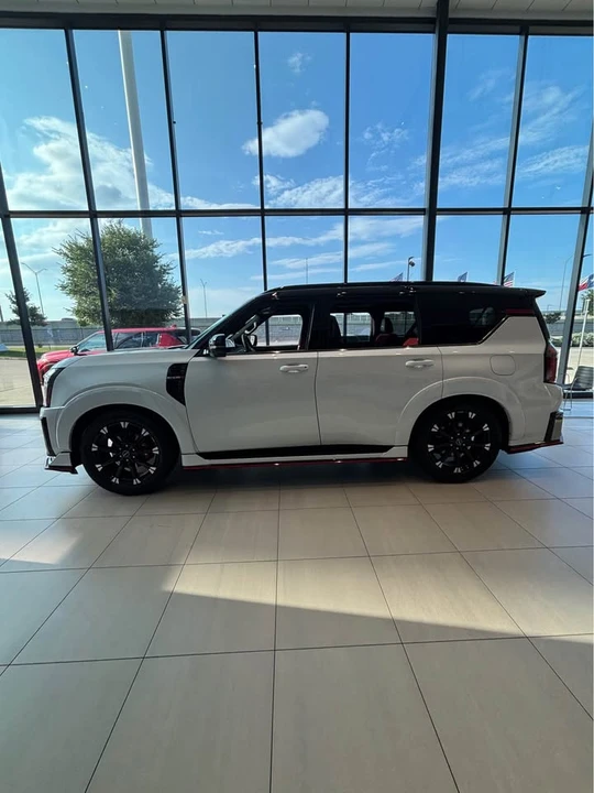 2026 Nissan Armada - Image 3 of 10
