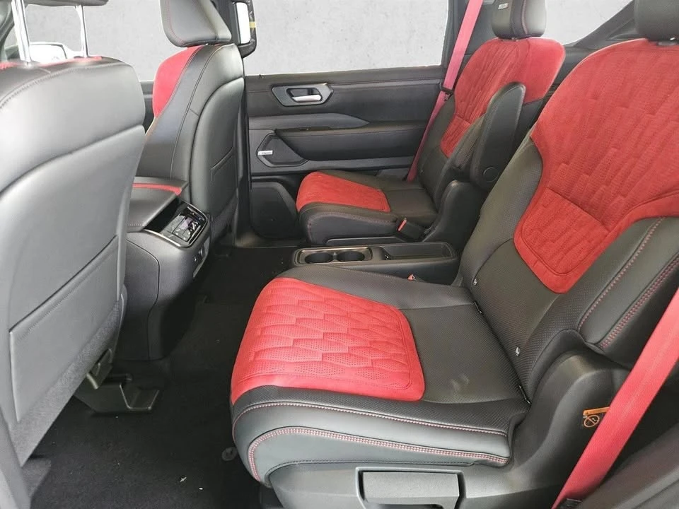 2026 Nissan Armada - Image 12 of 16