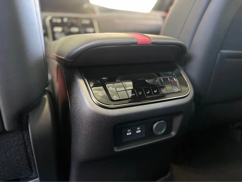 2026 Nissan Armada - Image 16 of 18