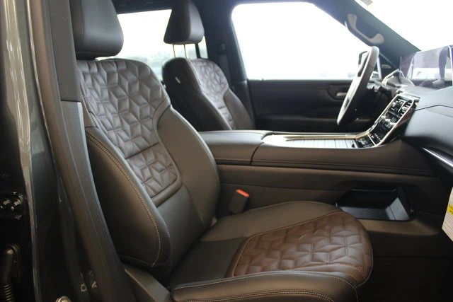 2026 Nissan Armada - Image 10 of 20