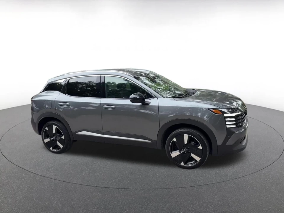 2026 Nissan Kicks - Image 2 of 31