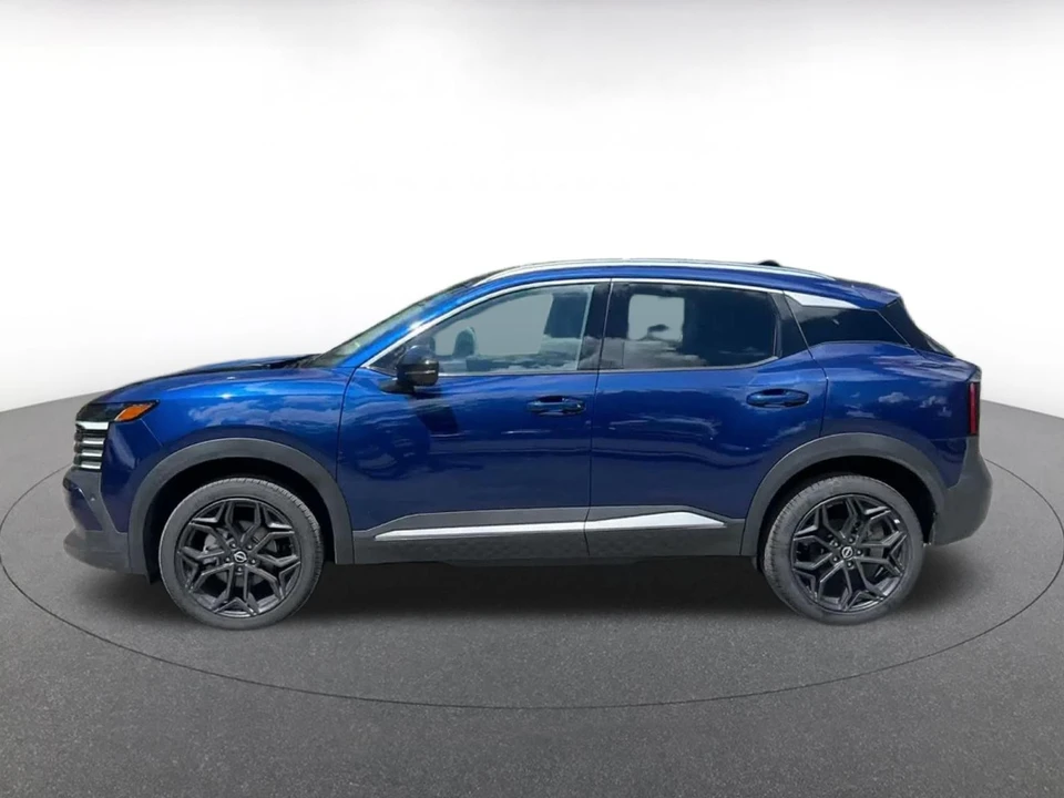 2026 Nissan Kicks - Image 9 of 31